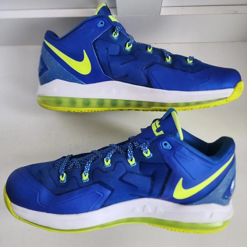 Nike LeBron 8 v/2 2011 Low Sprite Hyper Cobalt Volt White Mens Size 12